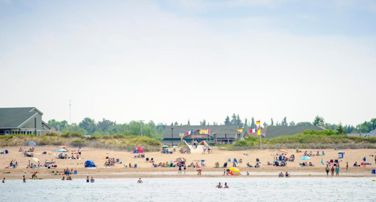 Shores Inn & Hotel Shediac Exteriör bild