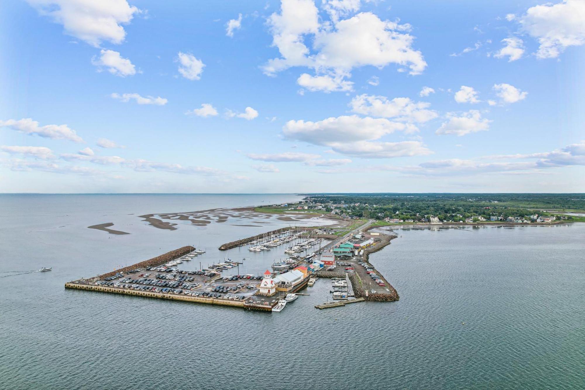 Shores Inn & Hotel Shediac Exteriör bild